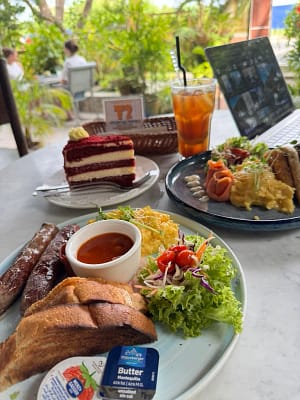 smilling buffalo food 3